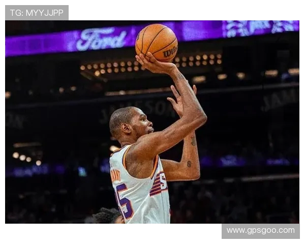 太阳单节命中率七成三狂轰四十五分三节打崩湖人领先二十六分